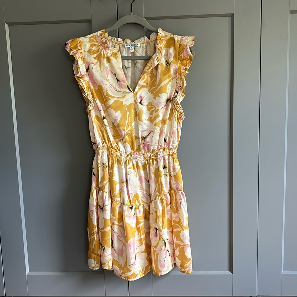 Steve Madden • Floral Flutter Dress